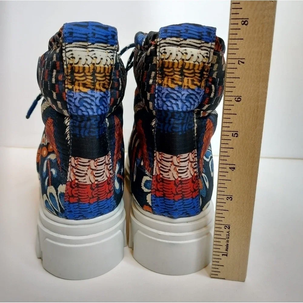 FARM RIO Lug Sole Puffer Bootie Pineapple Flower Women 6.5 Chunky Floral Quilted